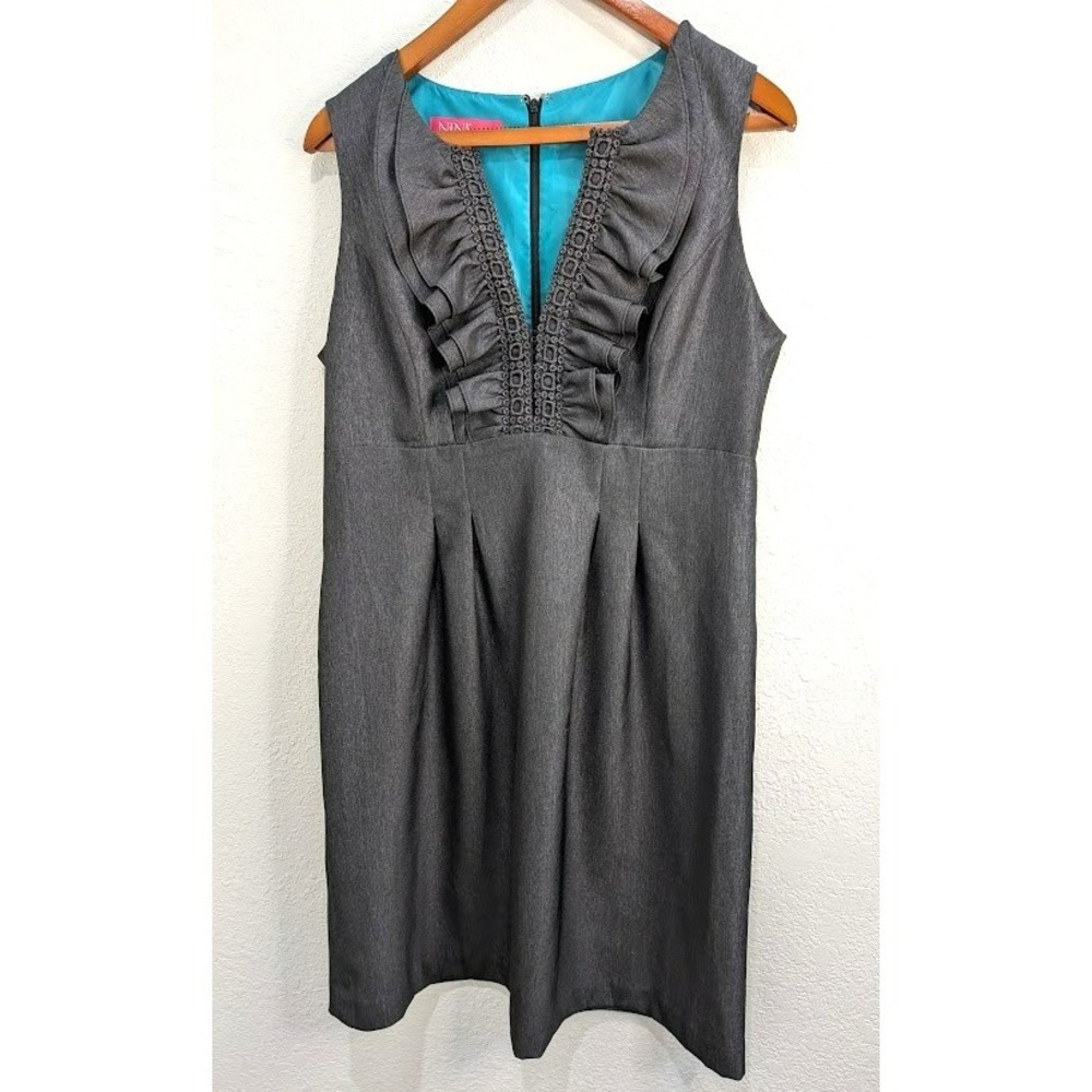Nine & Co Dress Women Size 12 Embroidered Ruffle V neck Sleeveless A-Line Midi